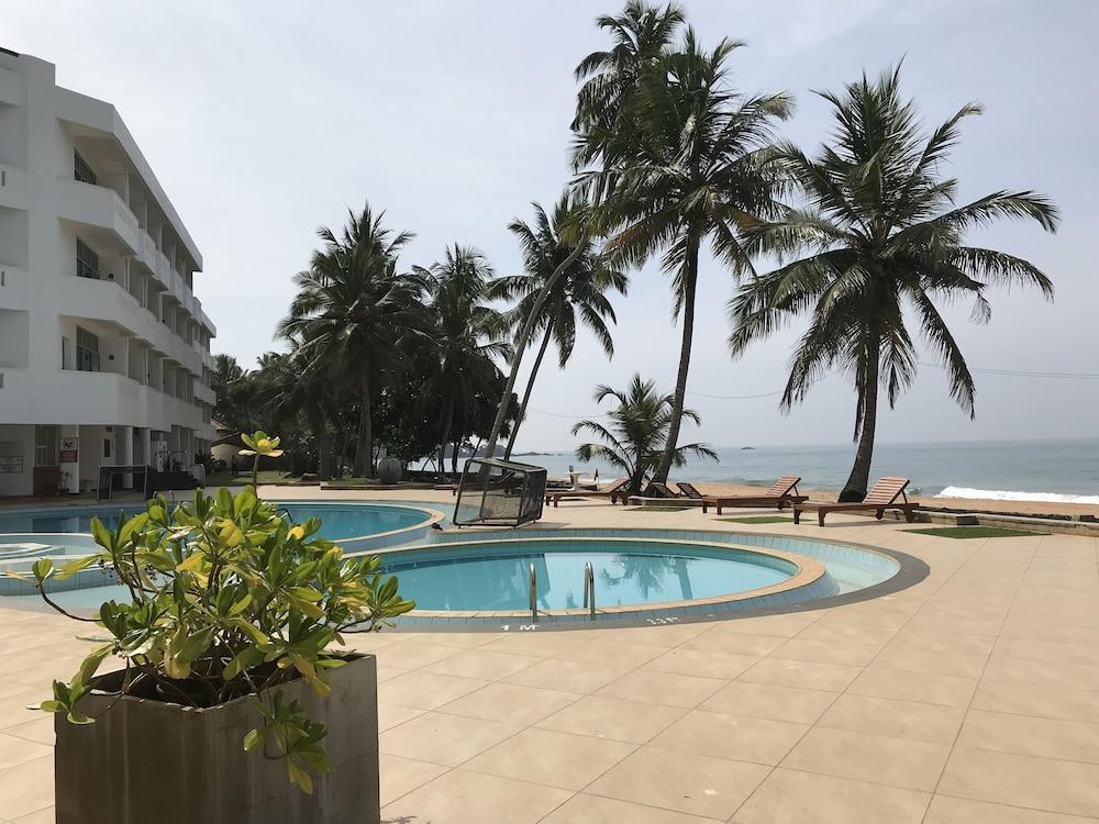 Induruwa Beach Resort Exteriér fotografie
